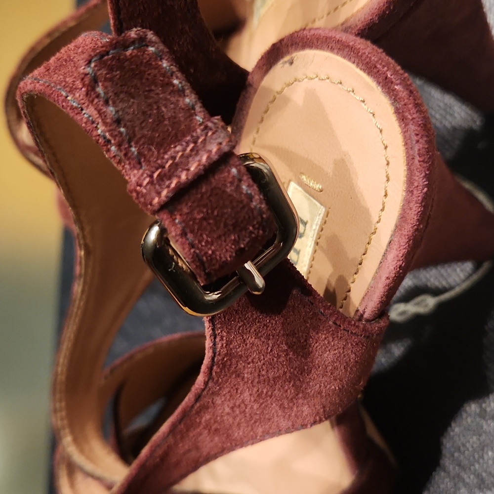 Burgundy suede Prada heels.  EUC. - Picture 5 of 9